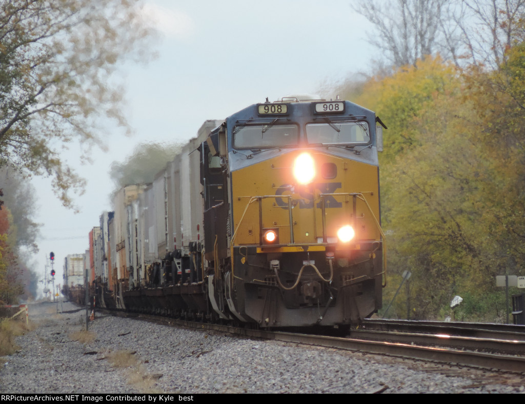 CSX 908 on I017